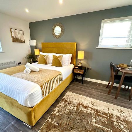A Cozy Hideaway With Balcony - Close To Beach Bournemouth Dış mekan fotoğraf