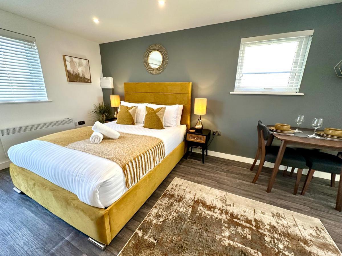 A Cozy Hideaway With Balcony - Close To Beach Bournemouth Dış mekan fotoğraf